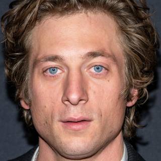 Jeremy Allen White wallpaper