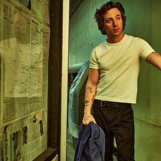 Jeremy Allen White wallpaper