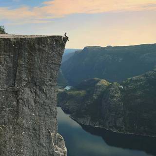 Mountain edge wallpaper