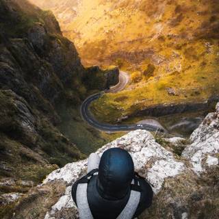 Mountain edge wallpaper