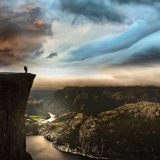 Mountain edge wallpaper