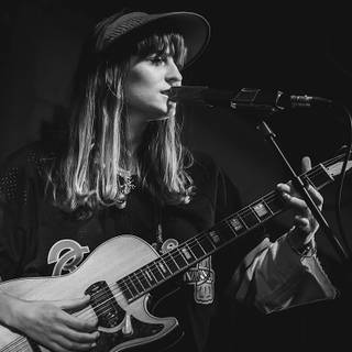 Faye Webster wallpaper