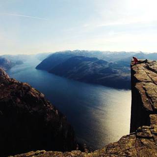 Mountain edge wallpaper