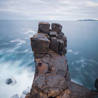 Mountain edge wallpaper