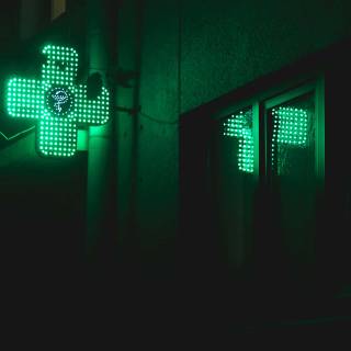 Red and green aesthetic wallpaper