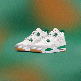 Metallic Jordan 4 desktop wallpaper