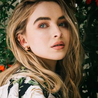 American girl 4k wallpaper