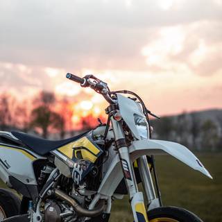 iPhone motorcycle wallpaper