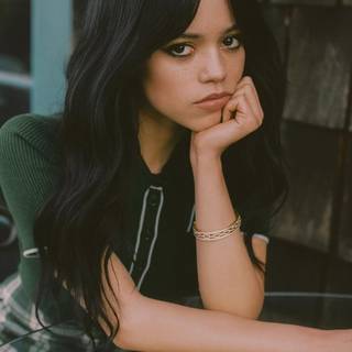 Jenna Ortega iPhone 4k wallpaper