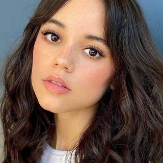 Jenna Ortega iPhone 4k wallpaper