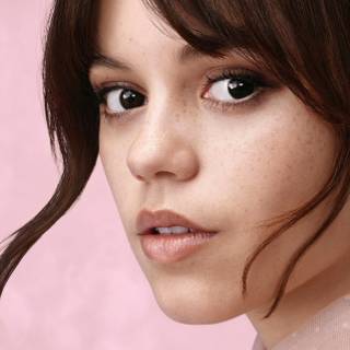 Jenna Ortega iPhone 4k wallpaper