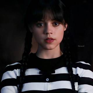 Jenna Ortega iPhone 4k wallpaper