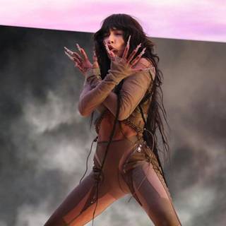 Loreen wallpaper