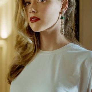 Amber Heard iPhone wallpaper