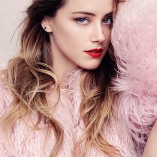 Amber Heard iPhone wallpaper