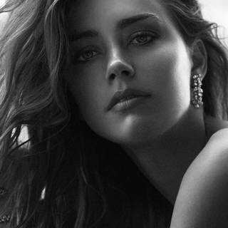 Amber Heard iPhone wallpaper