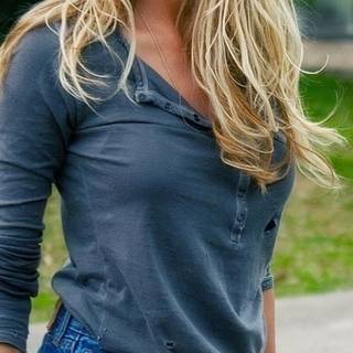 Amber Heard iPhone wallpaper