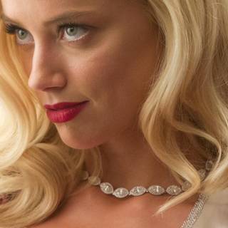 Amber Heard iPhone wallpaper