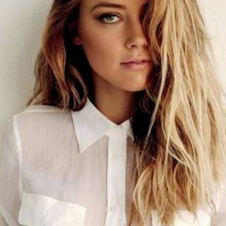 Amber Heard iPhone wallpaper