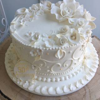 White cake wallpaper