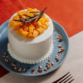 White cake wallpaper