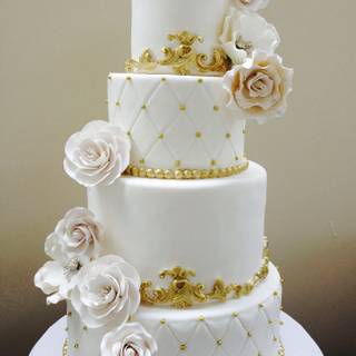 White cake wallpaper