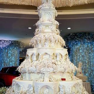 White cake wallpaper