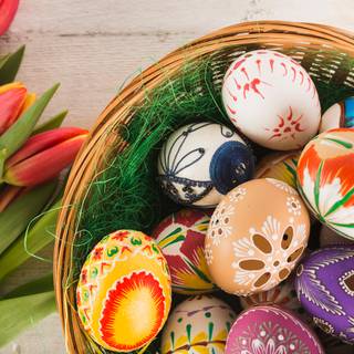 Easter red wallpaper