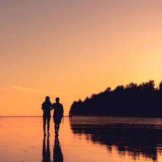 Romantic scene wallpaper