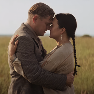 Romantic scene wallpaper