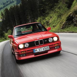 Old BMW and new BMW wallpaper