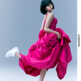 LE SSERAFIM Chaewon wallpaper