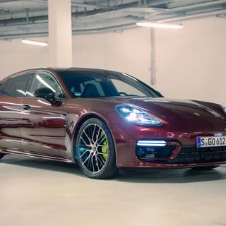 Porsche Panamera 2024 wallpaper