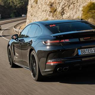 Porsche Panamera 2024 wallpaper