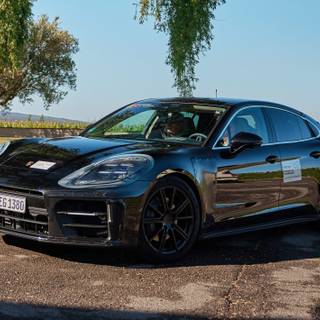 Porsche Panamera 2024 wallpaper