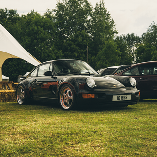 Porsche 964 iPhone wallpaper