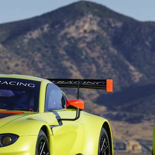 iPhone Aston Martin wallpaper