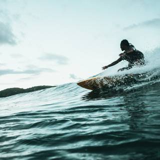 iPhone surf wallpaper