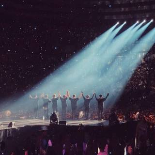 K-pop phone wallpaper