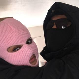 Gangster couple wallpaper