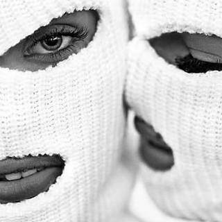Gangster couple wallpaper