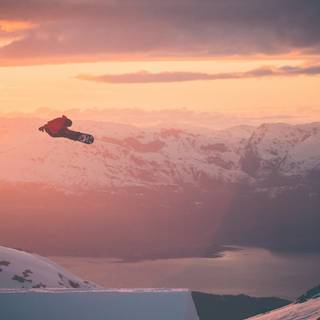 Snowboarding iPhone wallpaper