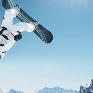 Snowboarding iPhone wallpaper