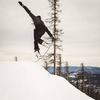 Snowboarding iPhone wallpaper