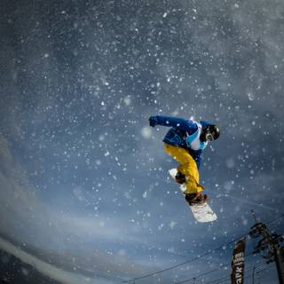 Snowboarding iPhone wallpaper