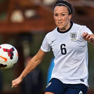 Lucy Bronze computer wallpaper