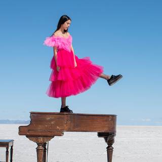 Olivia Rodrigo computer wallpaper