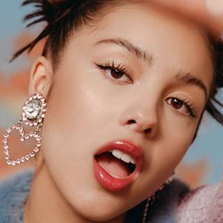 Olivia Rodrigo computer wallpaper