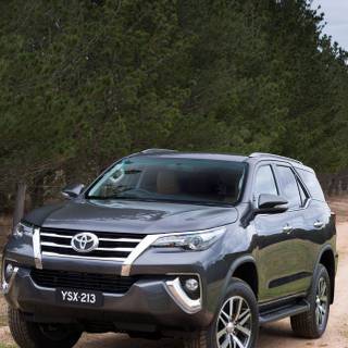 Fortuner cars wallpaper