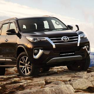 Fortuner cars wallpaper